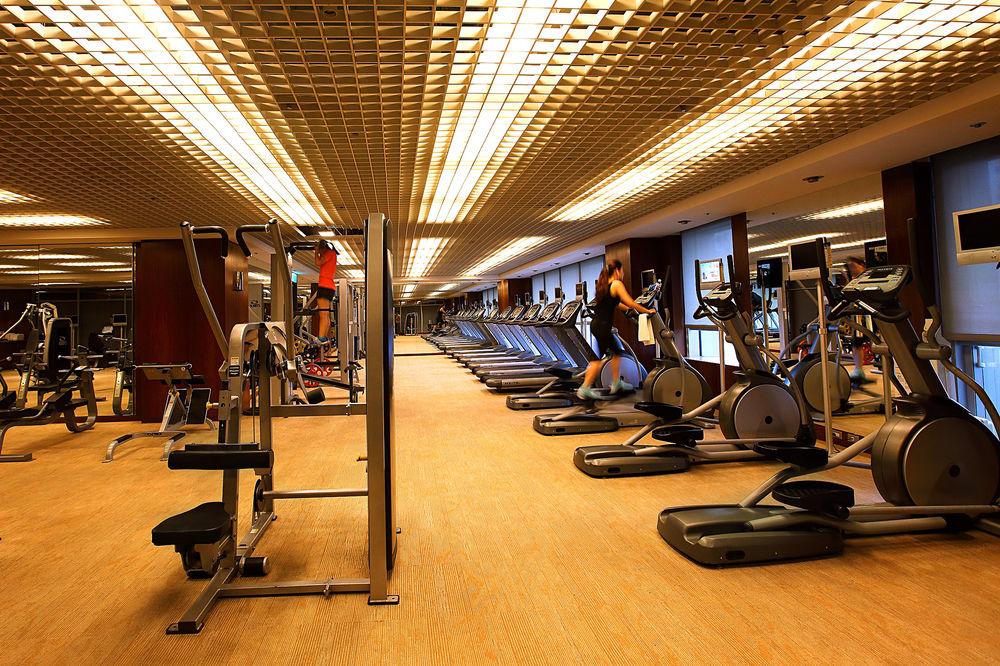 Windsor Hotel Тайчжун Экстерьер фото A gym in a hotel