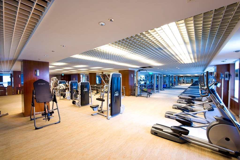 Windsor Hotel Тайчжун Удобства фото The gym at the hotel