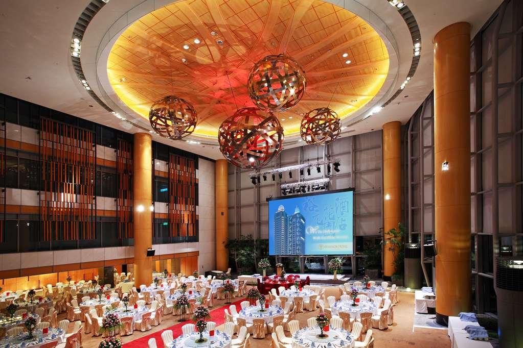 Windsor Hotel Тайчжун Ресторан фото The Grand Ballroom