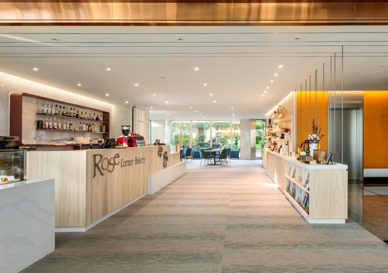 Windsor Hotel Тайчжун Экстерьер фото Rose Lounge at Zurich Airport