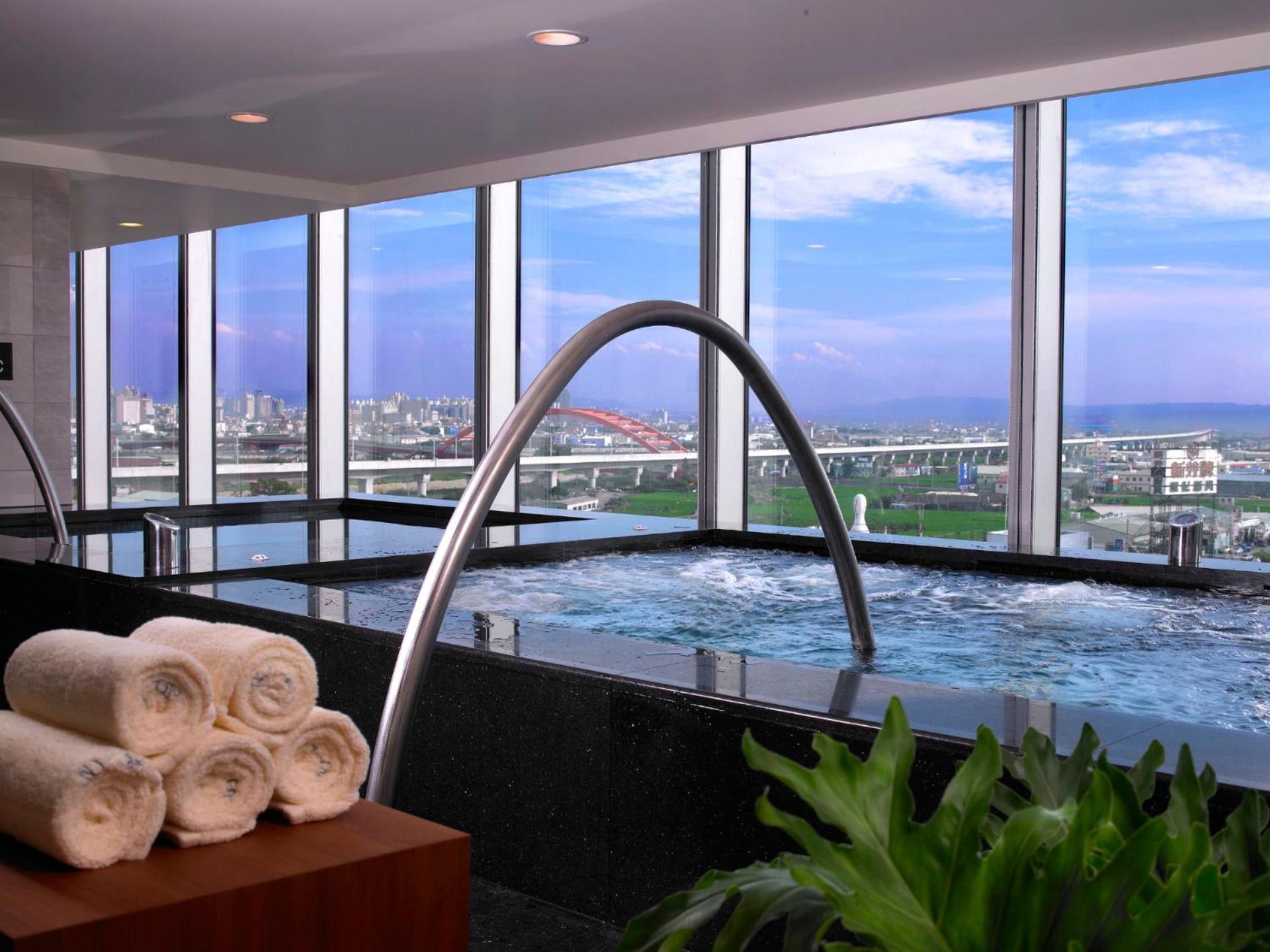Windsor Hotel Тайчжун Экстерьер фото The spa at the InterContinental