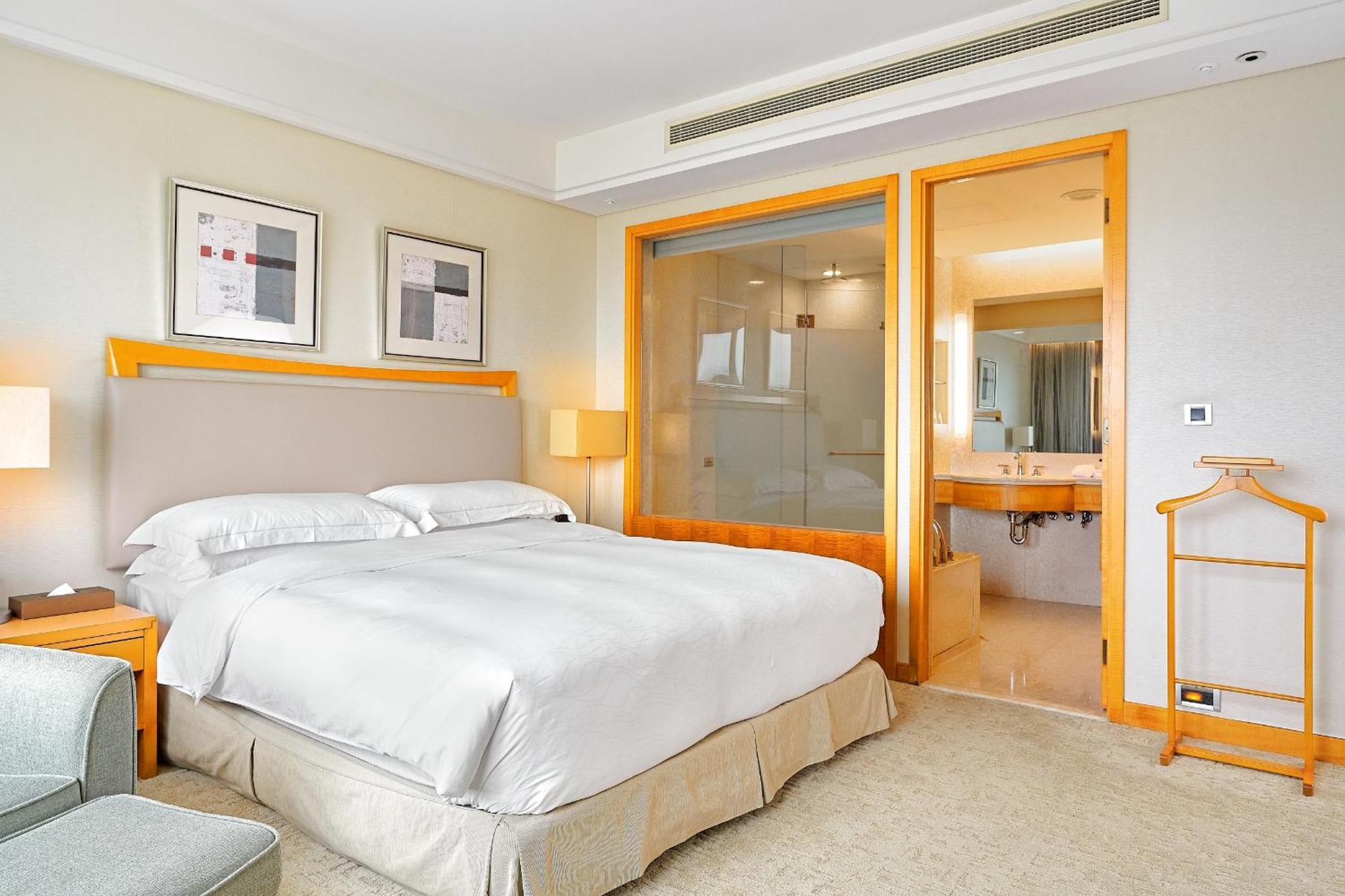 Windsor Hotel Тайчжун Номер фото A bedroom at the hotel